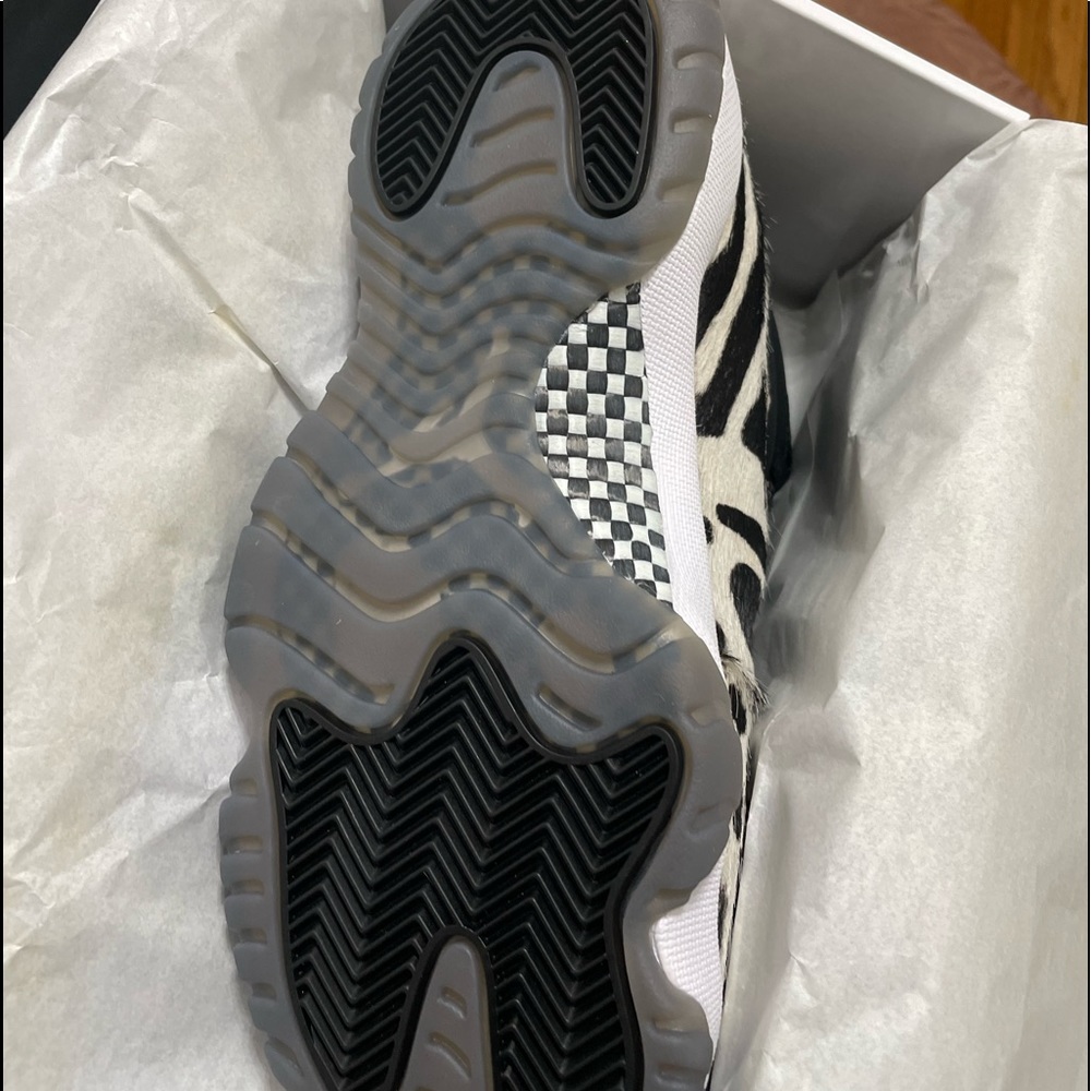 Women animal print jordans